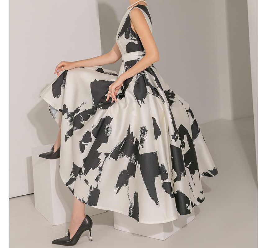 Sleeveless Boat Neck Graphic Print Midi A-Line Dress