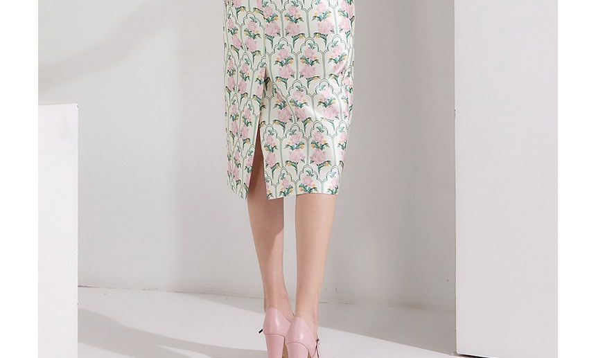 Puff-Sleeve Crew Neck Floral Midi Sheath Dress