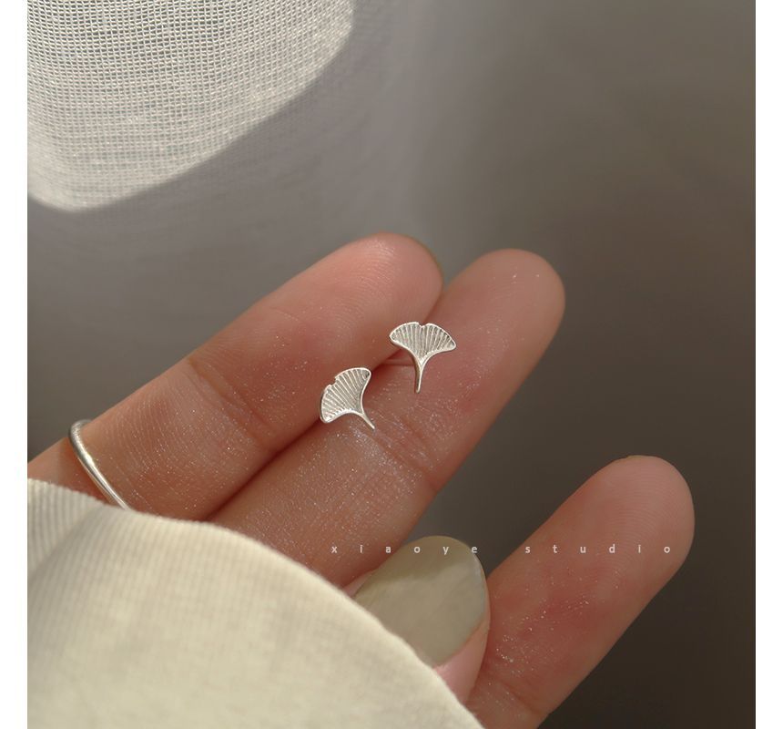 Stud Earring Leaf Silver
