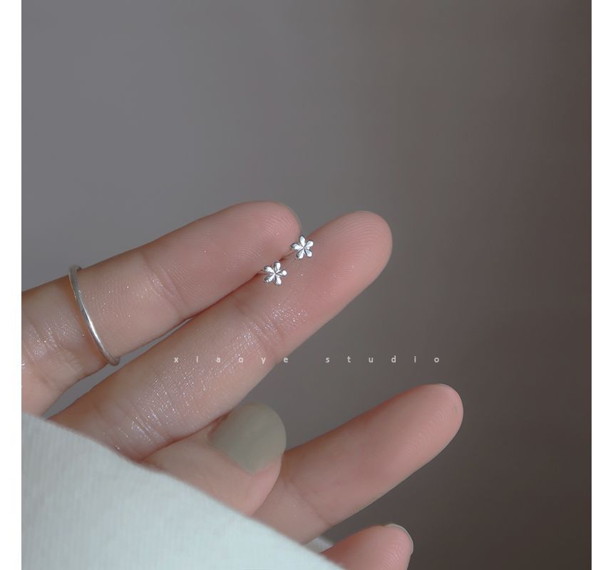 Earring Floral Stud Silver