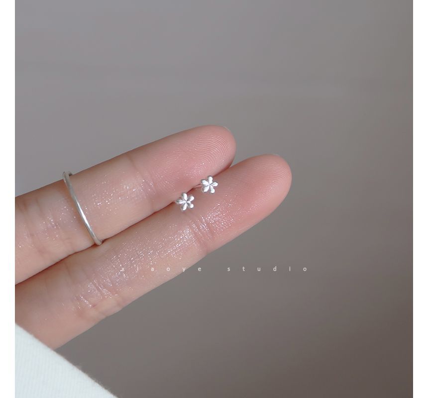 Earring Floral Stud Silver