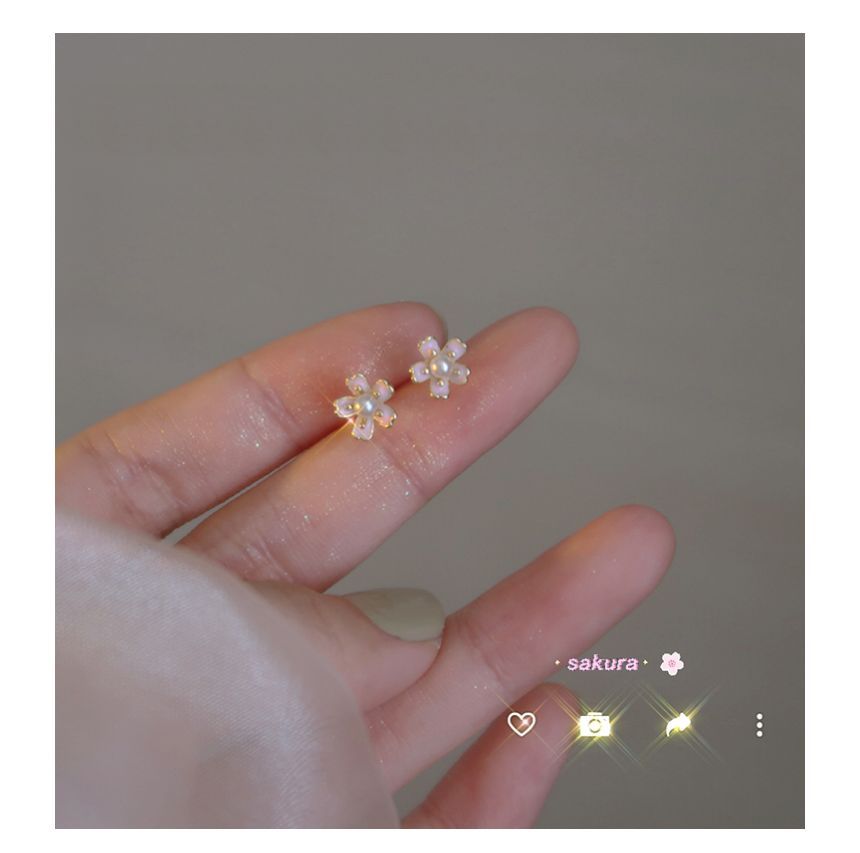Faux Floral Pearl Earring Stud Alloy