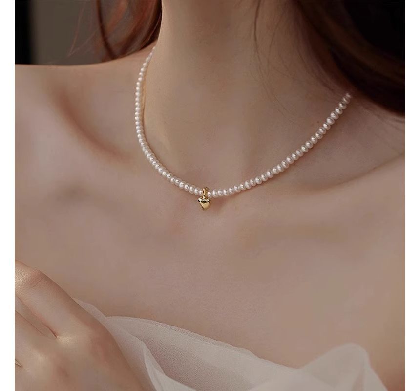 Heart Pearl Pendant Choker Faux