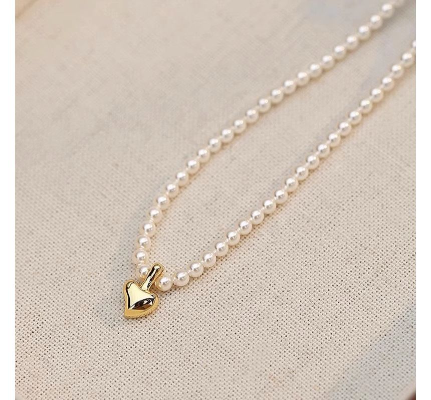Heart Pearl Pendant Choker Faux
