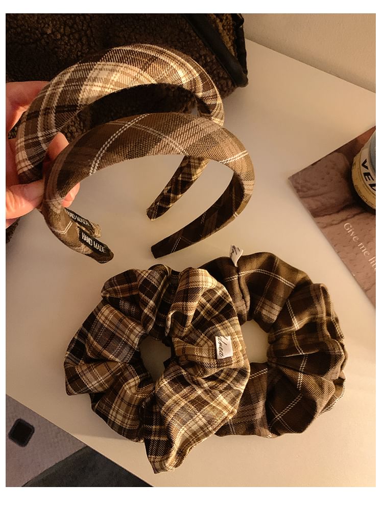 Plaid Scrunchie