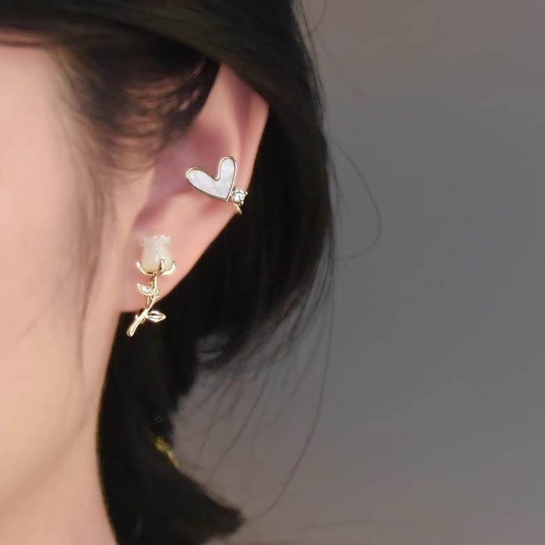 Asymmetrical Rhinestone Alloy Rose Heart Stud Earring