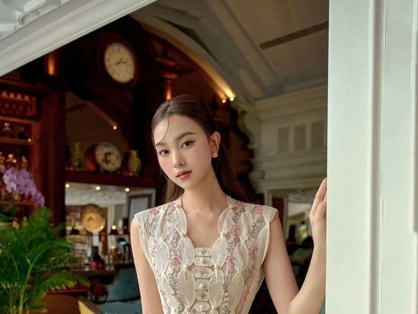 Sleeveless Floral Print Midi Pleated Skirt