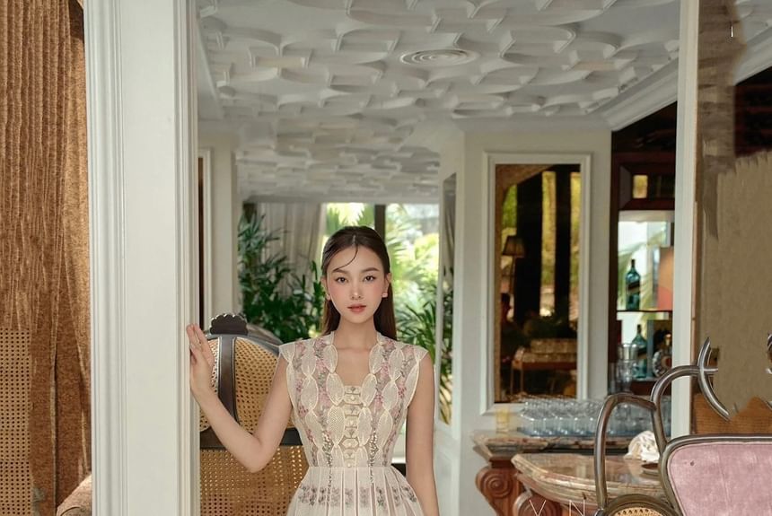 Sleeveless Floral Print Midi Pleated Skirt