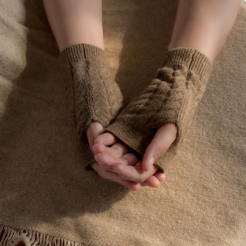 Plain Cable-Knit Arm Sleeves