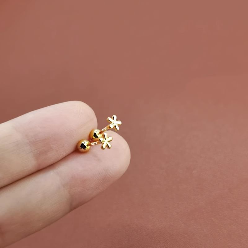 Ear Stud Floral