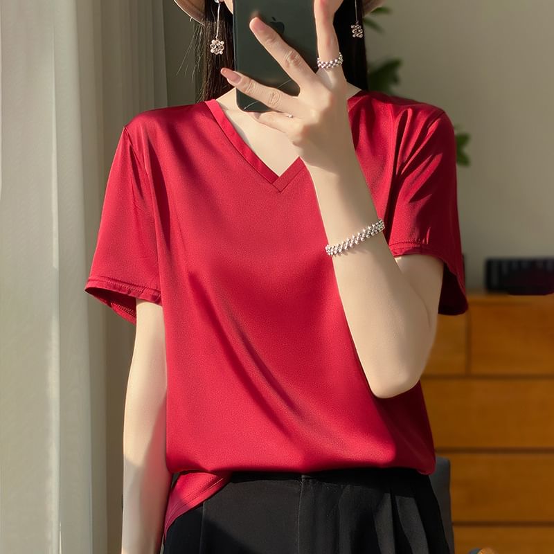 Short-Sleeve V-Neck Plain T-Shirt