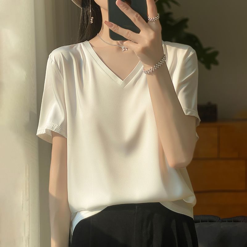 Short-Sleeve V-Neck Plain T-Shirt