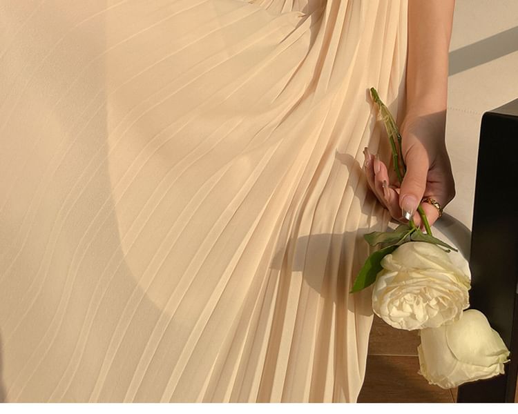 Spaghetti Strap Plain Maxi Pleated Dress