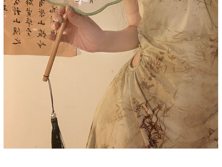 / Hand Embroidered Fan Print Tassel