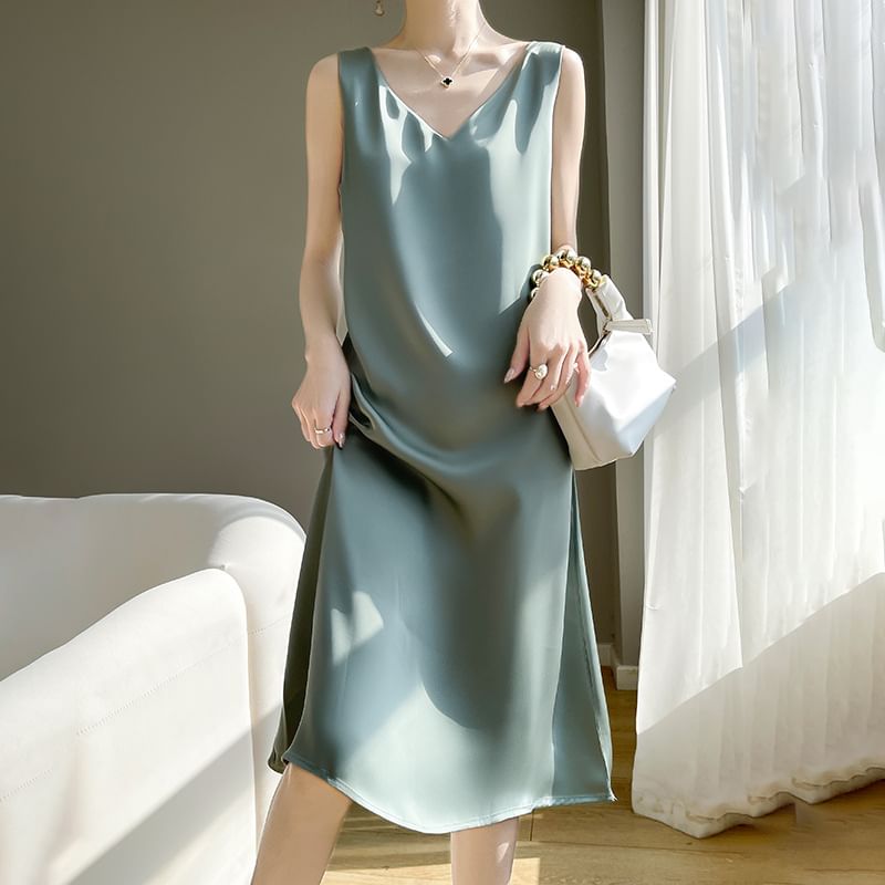 Sleeveless V-Neck Plain Satin Midi Shift Dress