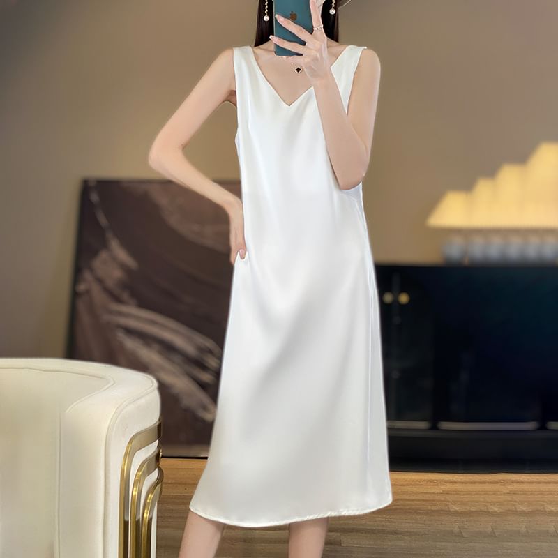 Sleeveless V-Neck Plain Satin Midi Shift Dress