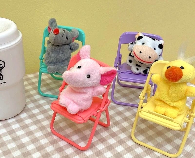 Plastic Chair Phone Desktop Stand