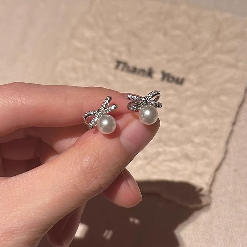 Bow Faux Pearl Earring Stud