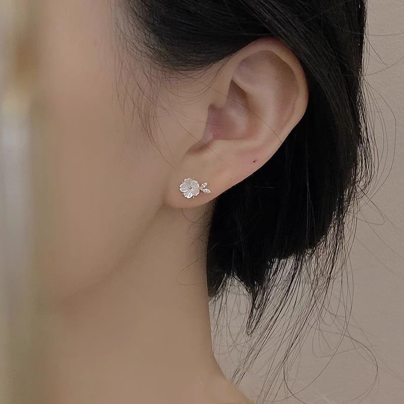 Earring Stud Flower