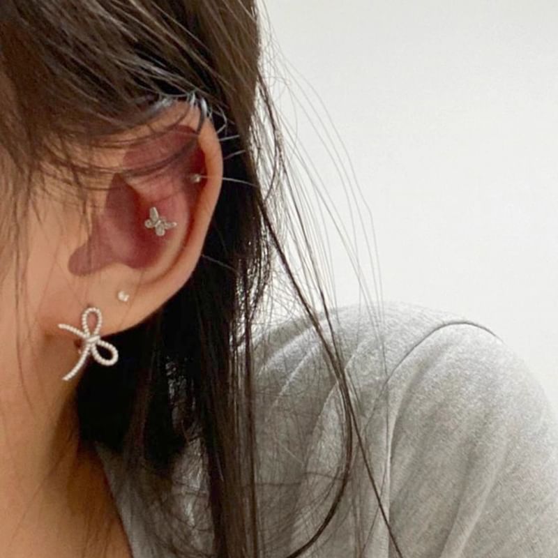 Ear Stud Ribbon