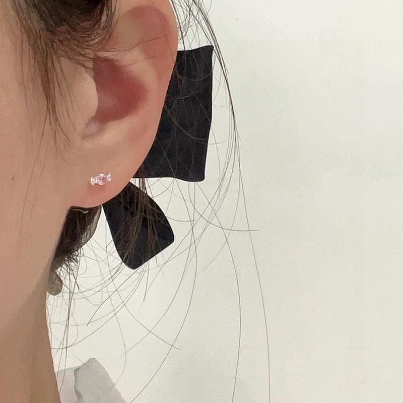 Ear Candy Stud Rhinestone