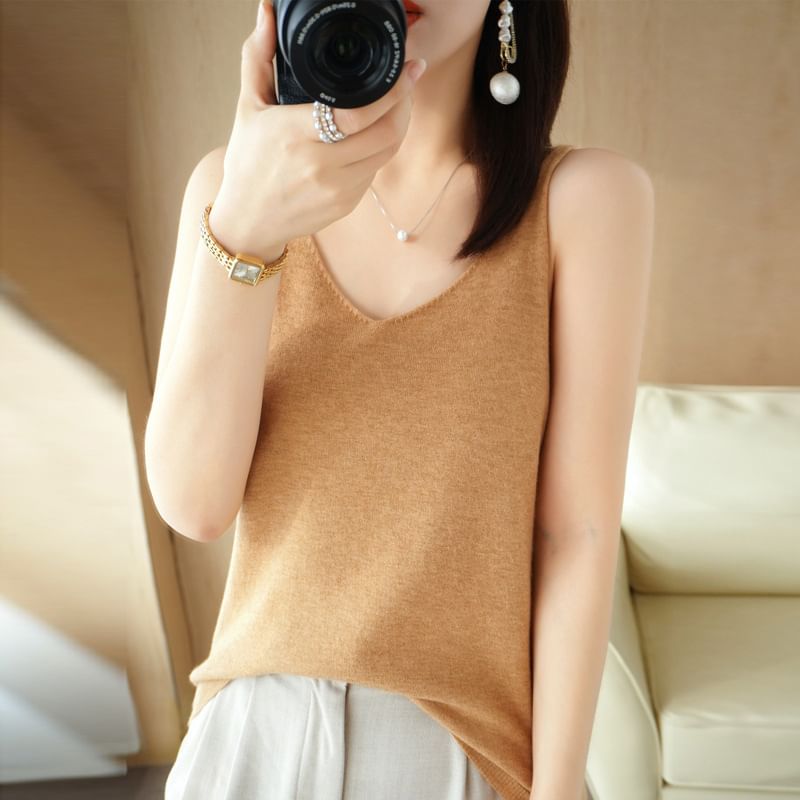 V-Neck Plain Knit Tank Top