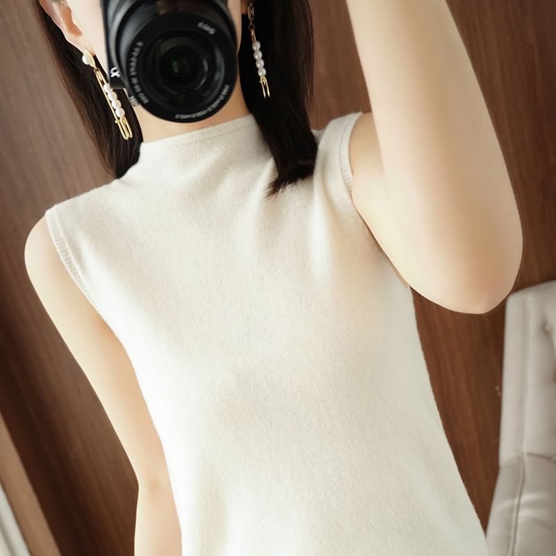 Mock Neck Plain Sweater Vest