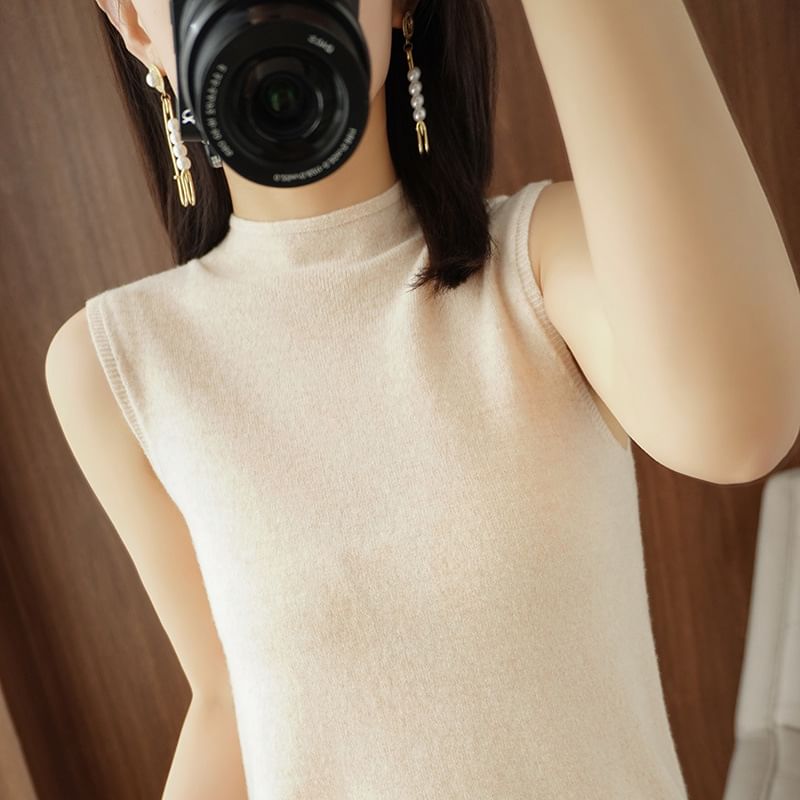 Mock Neck Plain Sweater Vest