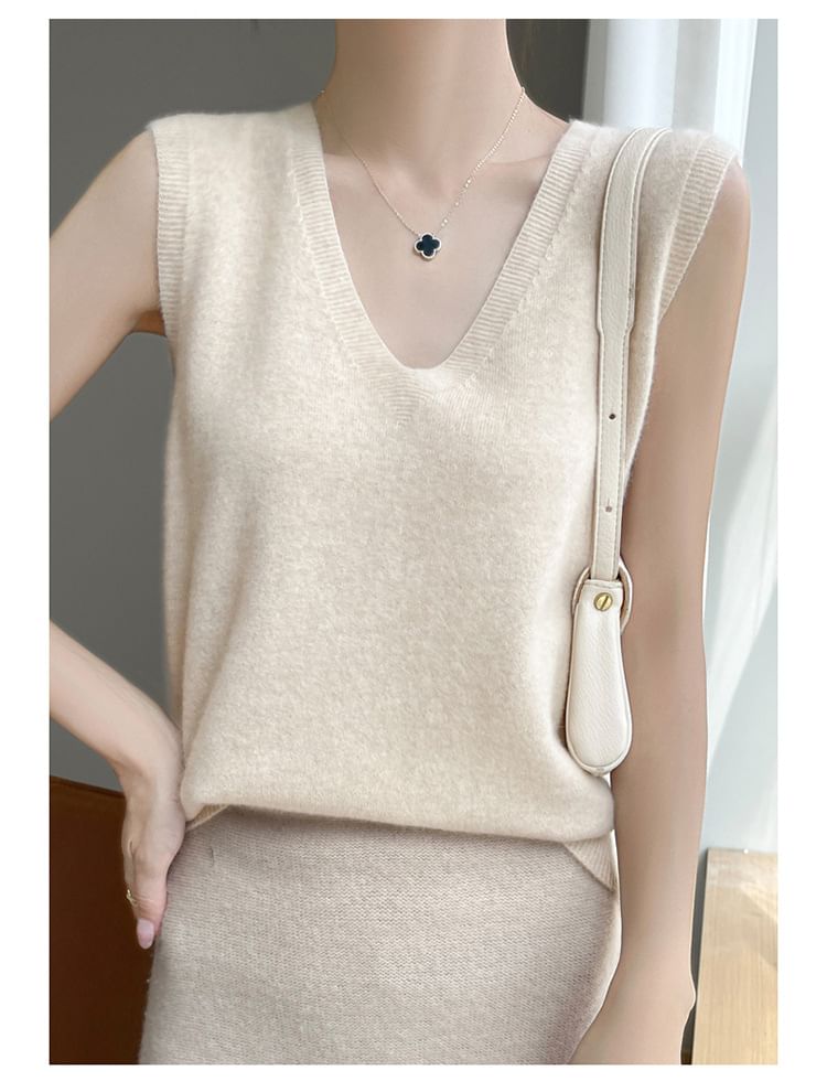 V-Neck Plain Sweater Vest