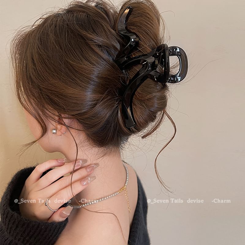 Geometry Claw Hair