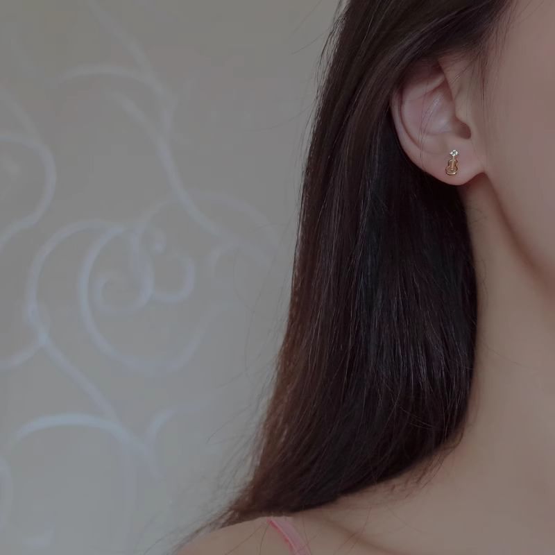 Asymmetrical Alloy Guitar Rhinestone Note Earring Stud Music