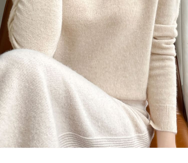 Long-Sleeve V-Neck Plain Sweater