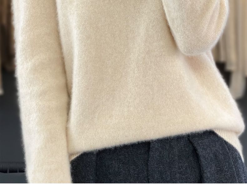 Round Neck Plain Jacquard Knit Sweater