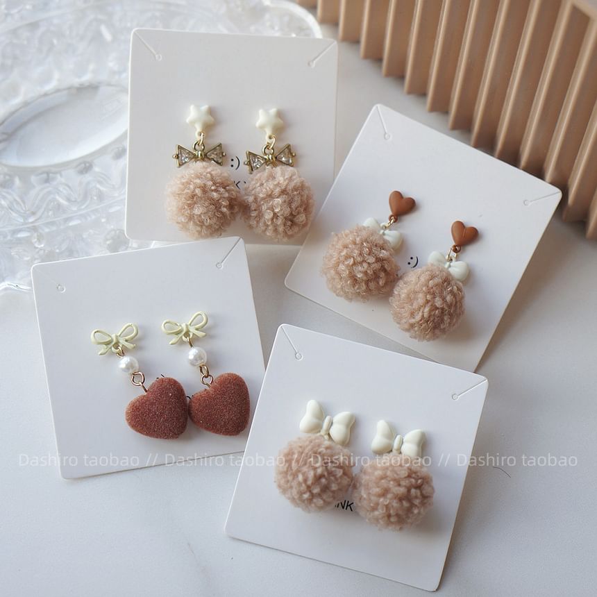 On / Drop Pom Earring Heart Clip