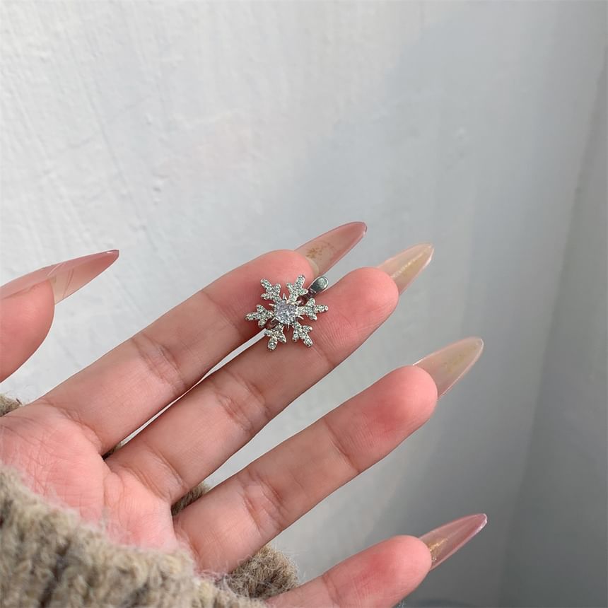 Snowflake Cuff Rhinestone Ear