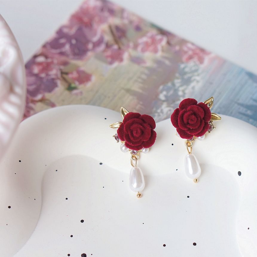 Faux Earring On Drop / Rose Clip Pearl