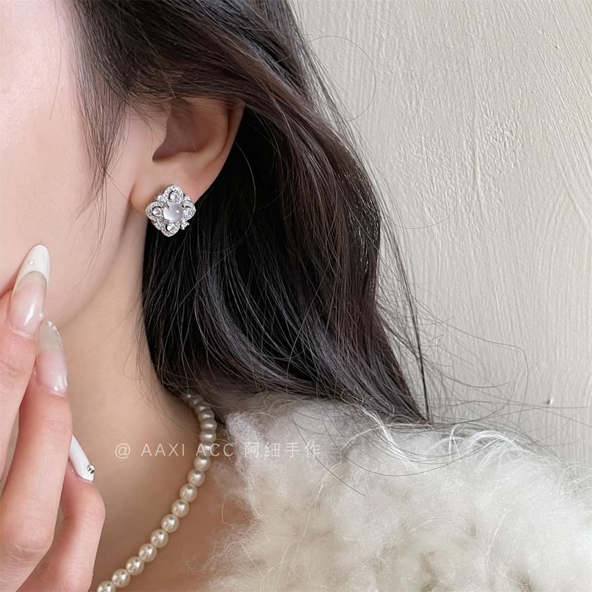 Earring Stud Rhinestone Leaf