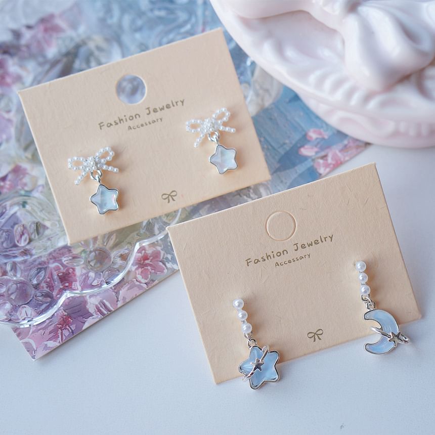 Star Dangle Pearl Earring Faux