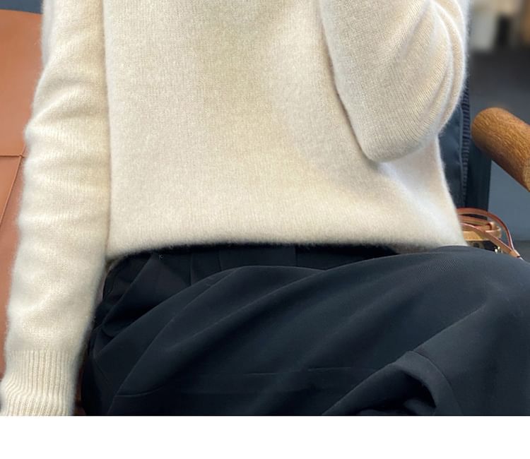 Long-Sleeve Mock Neck Plain Knit Top