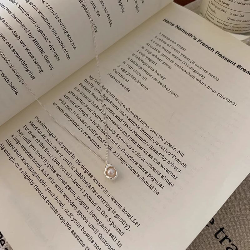 Alloy Pearl Pendant Necklace Faux