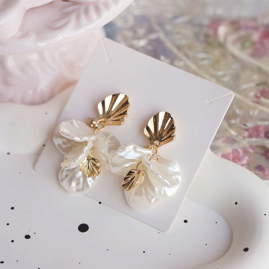 Earring Shell / Fringed Clip-On Drop