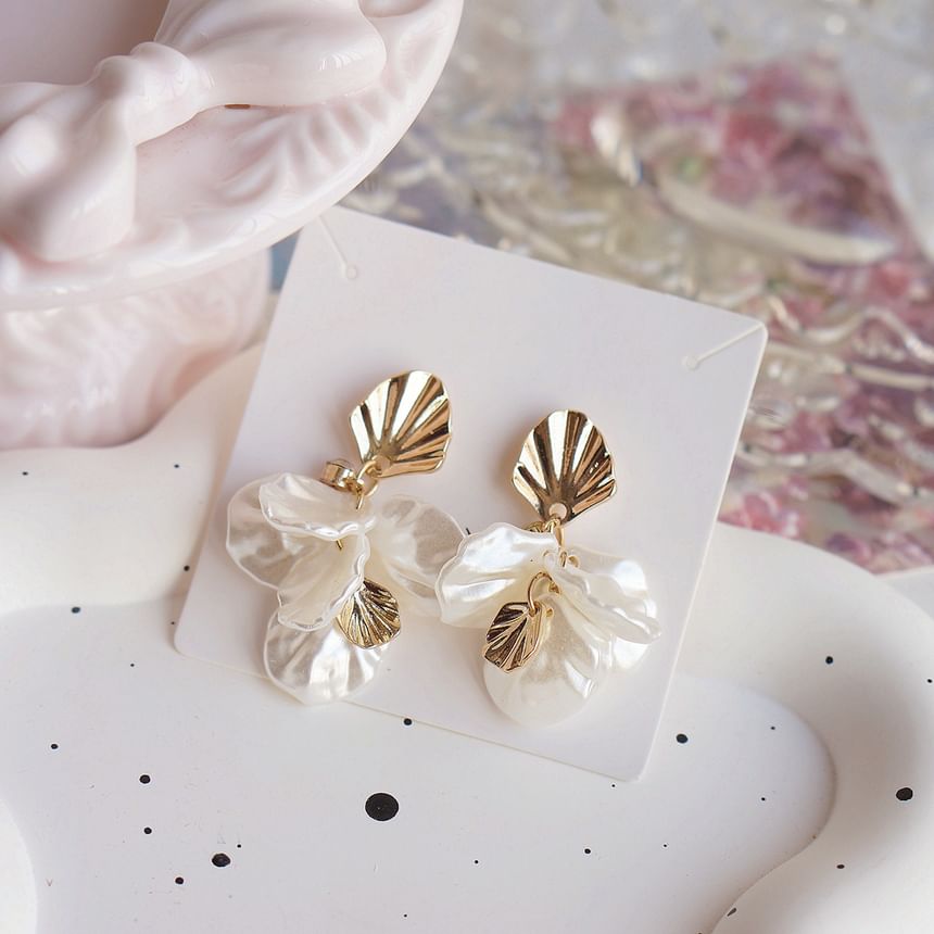 Earring Shell / Fringed Clip-On Drop
