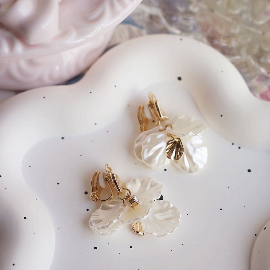 Earring Shell / Fringed Clip-On Drop