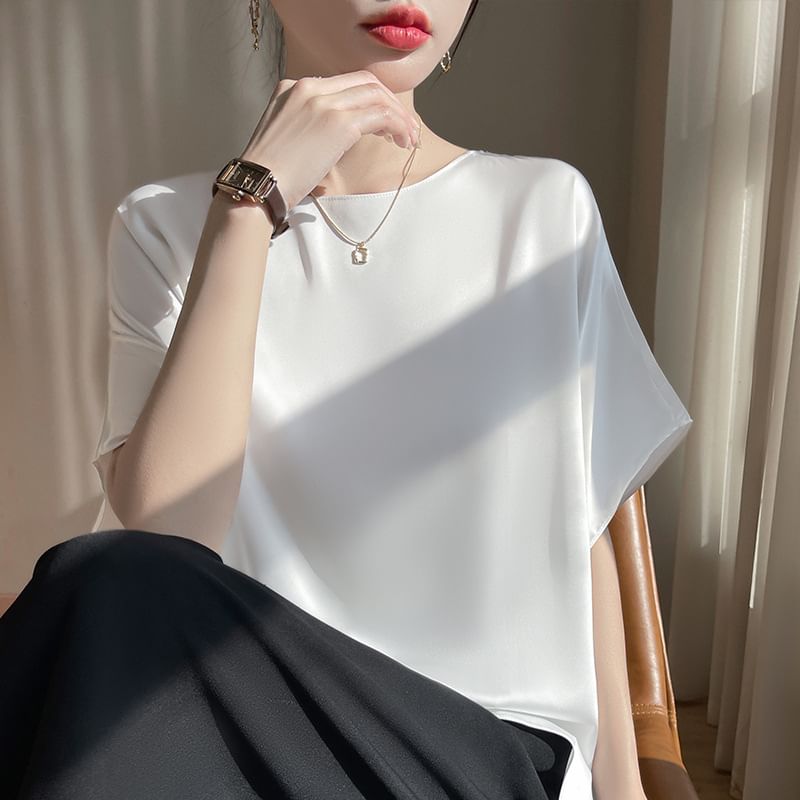 Elbow-Sleeve Round Neck Plain Blouse