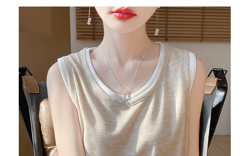 Scoop Neck Plain Tank Top