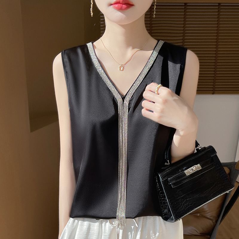 Sleeveless V-Neck Plain Fringed Trim Blouse