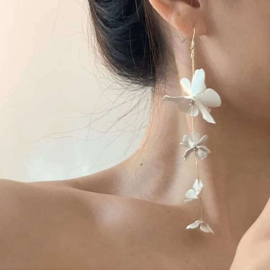 Earring Floral Dangle