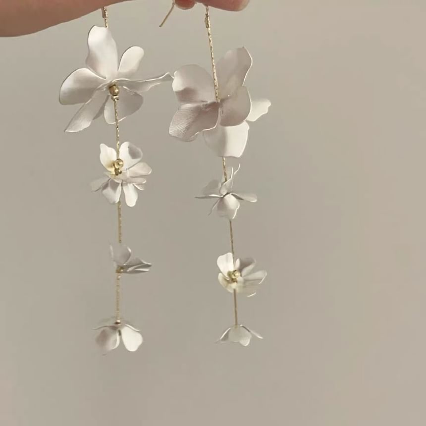 Earring Floral Dangle