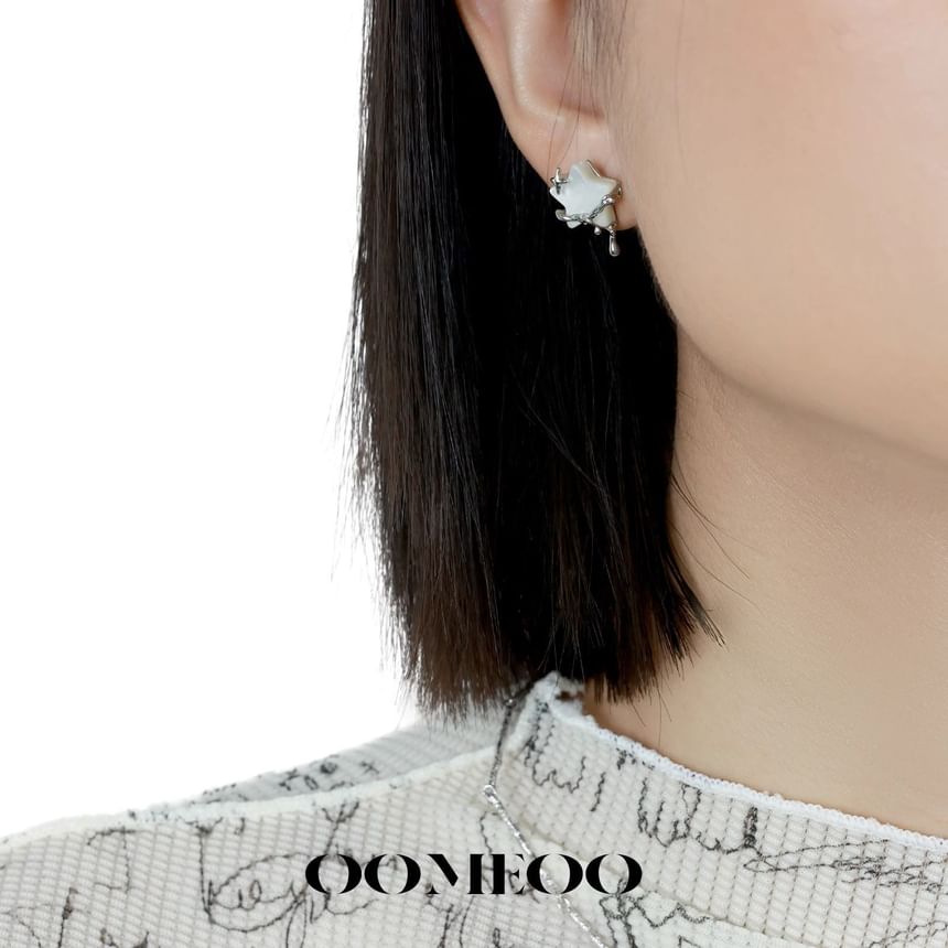 Star Dangle Earring