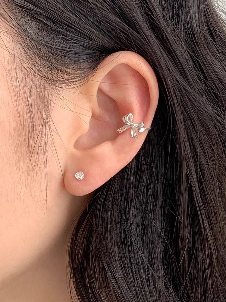 Bow Alloy Ear Cuff